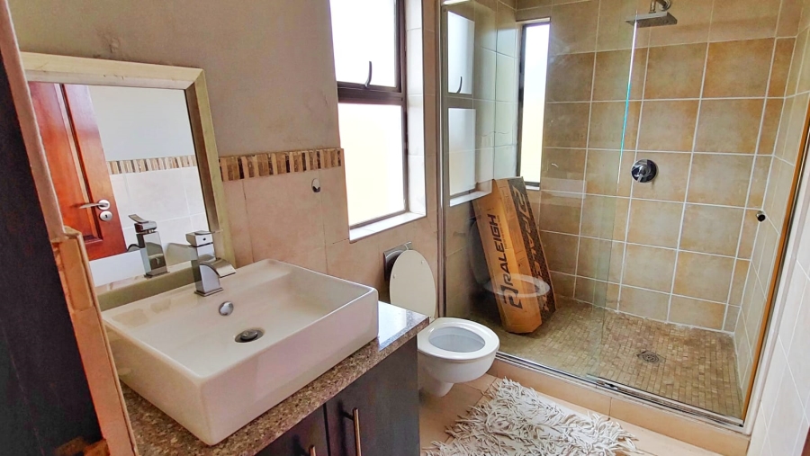 5 Bedroom Property for Sale in Carlswald North Estate Gauteng