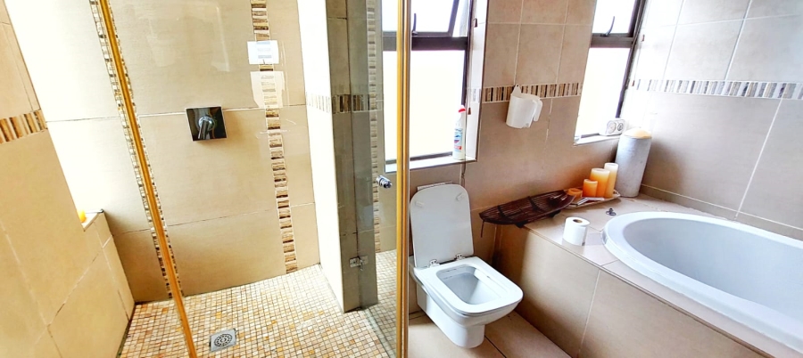 5 Bedroom Property for Sale in Carlswald North Estate Gauteng