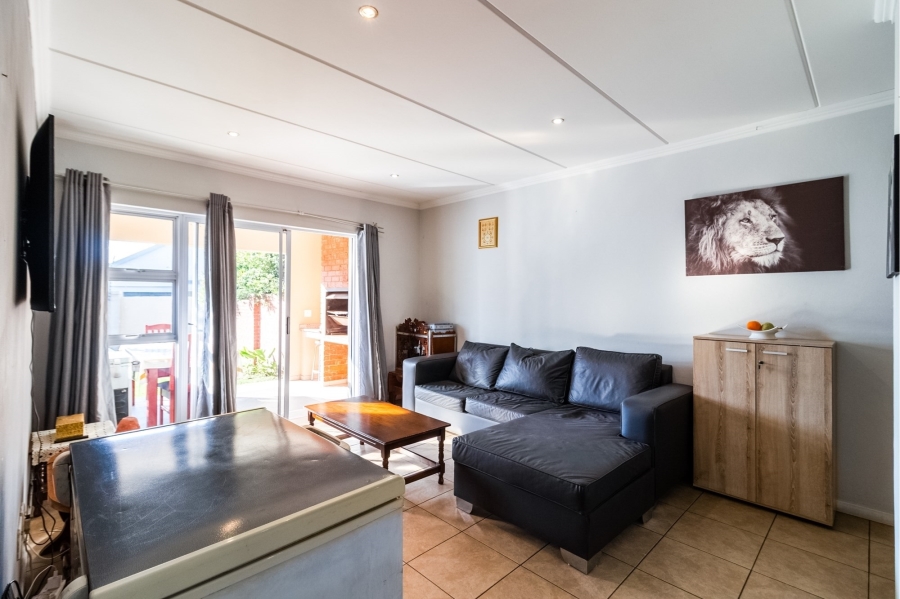 2 Bedroom Property for Sale in Greenstone Hill Gauteng