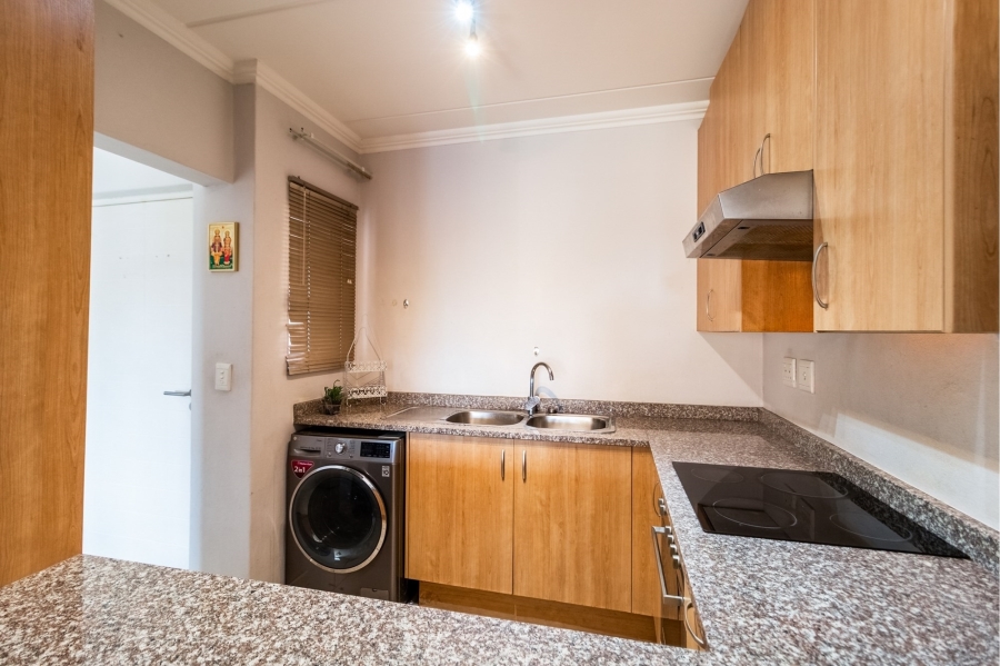 2 Bedroom Property for Sale in Greenstone Hill Gauteng