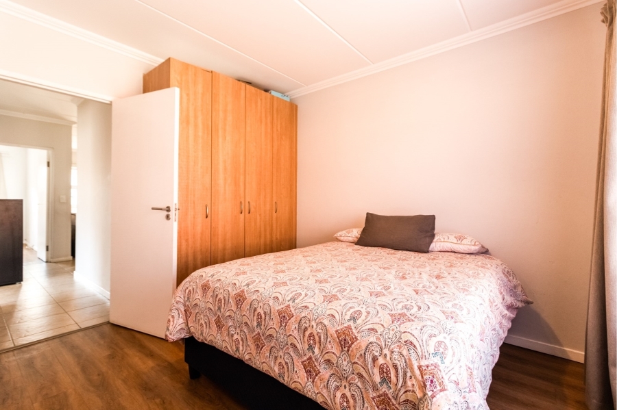 2 Bedroom Property for Sale in Greenstone Hill Gauteng