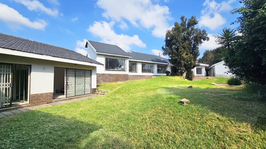 6 Bedroom Property for Sale in Gresswold Gauteng
