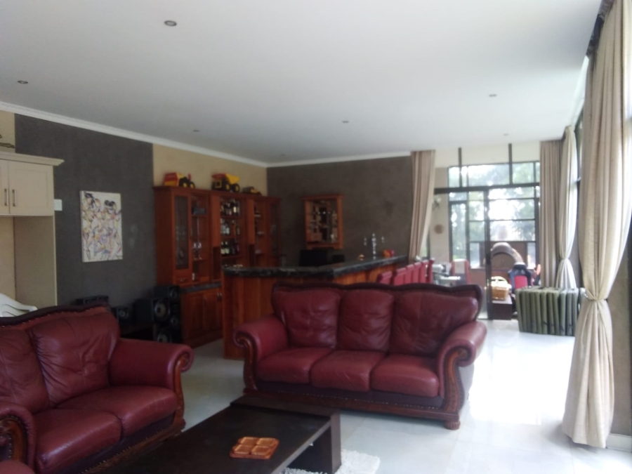 4 Bedroom Property for Sale in Ruimsig A H Gauteng