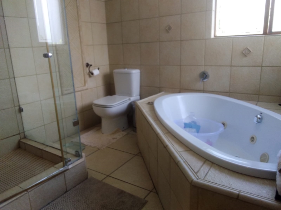 4 Bedroom Property for Sale in Ruimsig A H Gauteng