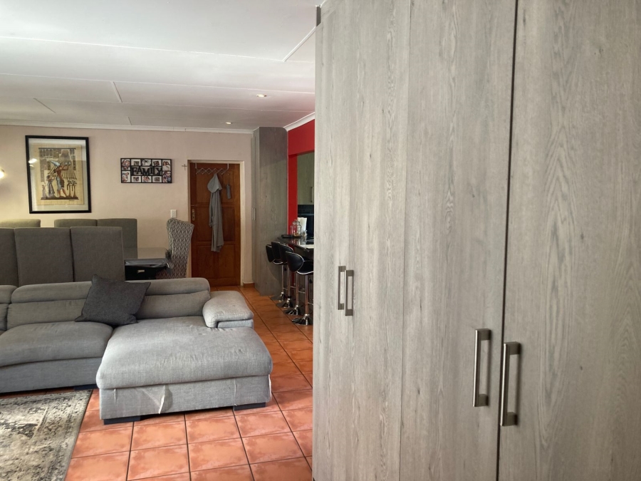 3 Bedroom Property for Sale in Ruimsig A H Gauteng