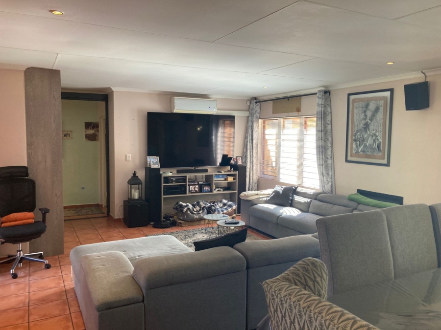 3 Bedroom Property for Sale in Ruimsig A H Gauteng