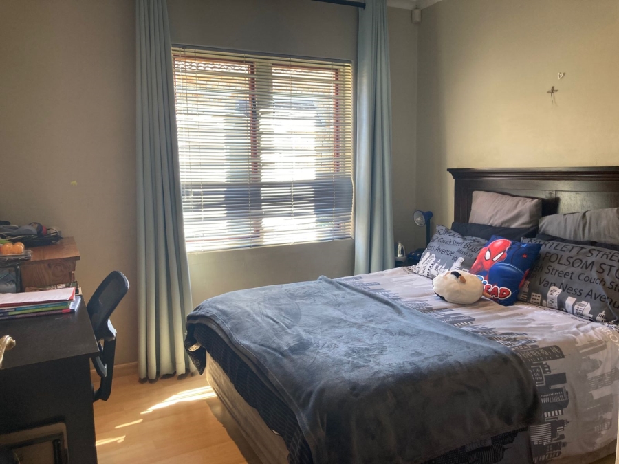 3 Bedroom Property for Sale in Ruimsig A H Gauteng