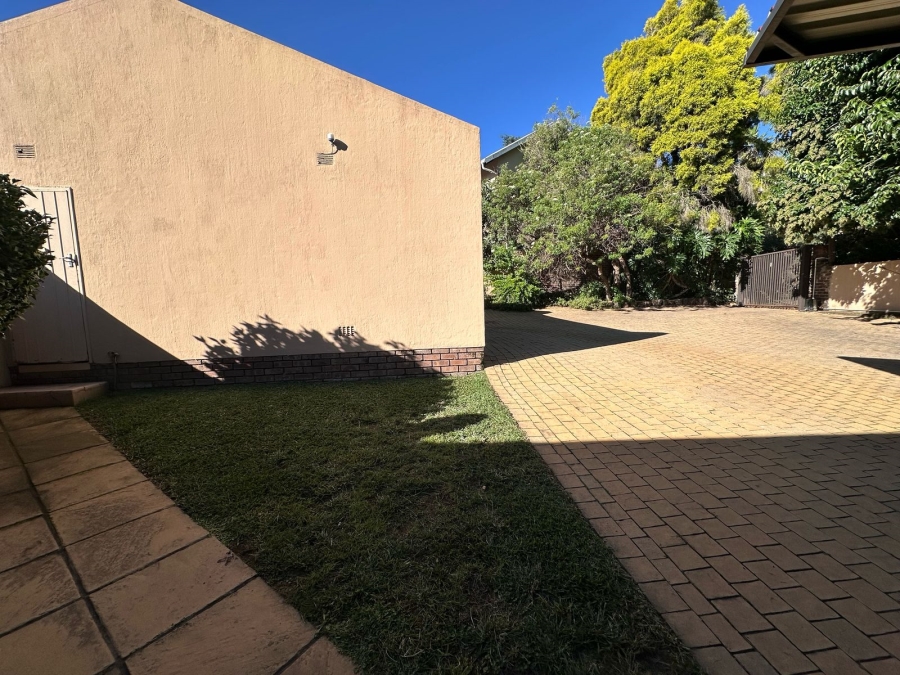 3 Bedroom Property for Sale in Gallo Manor Gauteng