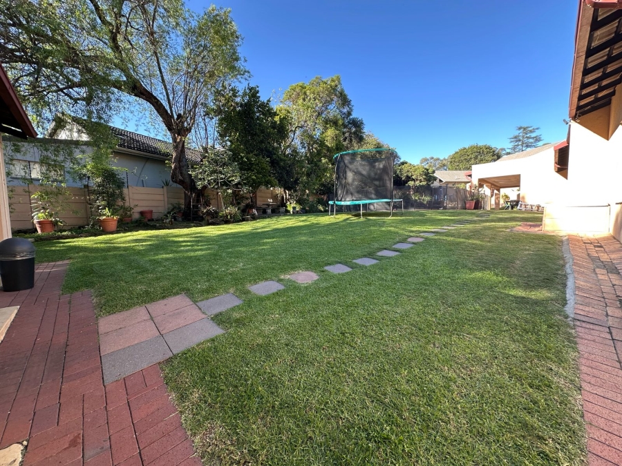 3 Bedroom Property for Sale in Gallo Manor Gauteng