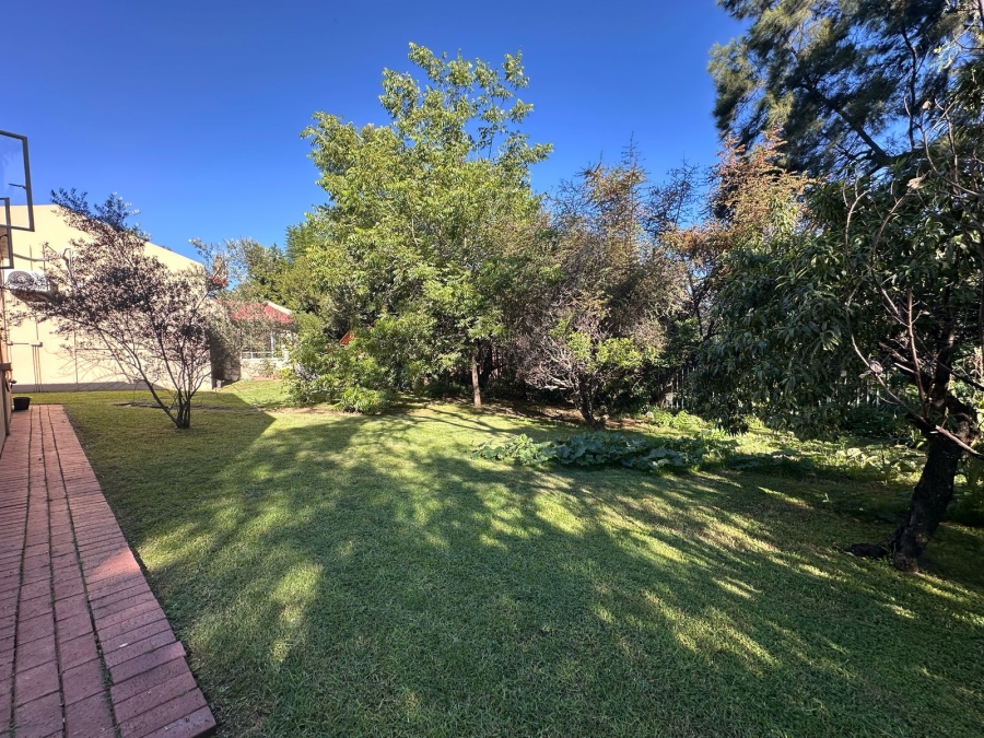 3 Bedroom Property for Sale in Gallo Manor Gauteng