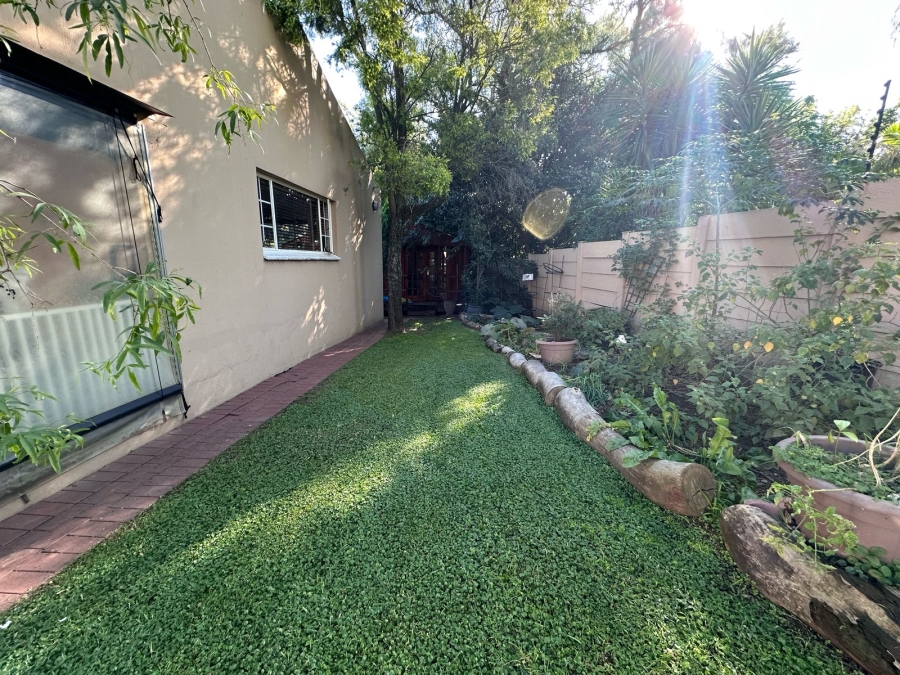 3 Bedroom Property for Sale in Gallo Manor Gauteng