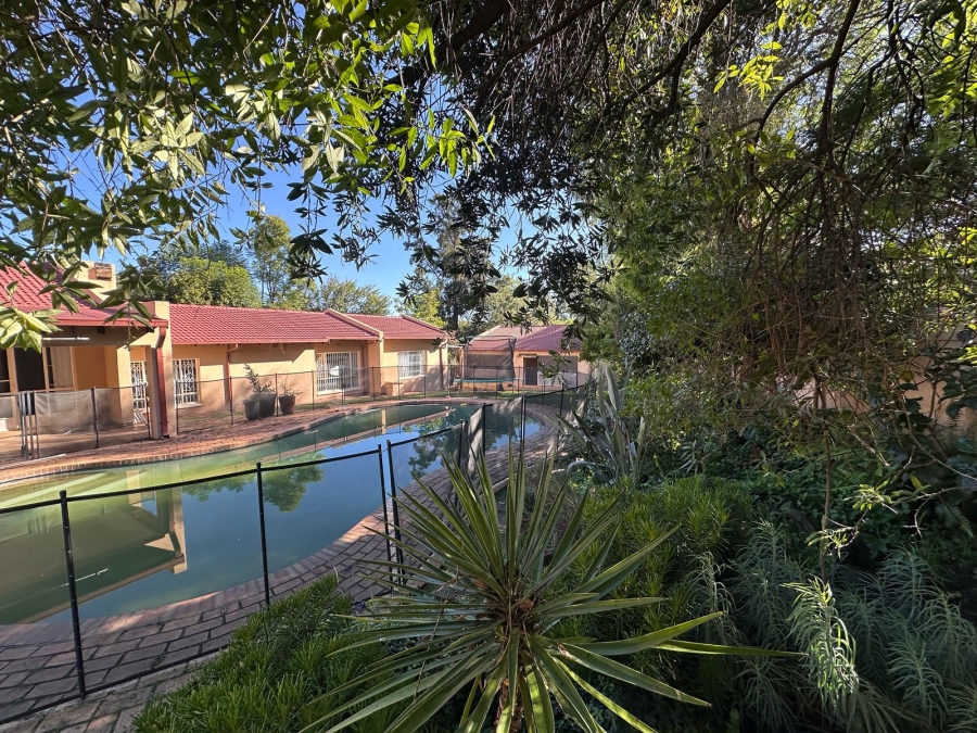 3 Bedroom Property for Sale in Gallo Manor Gauteng