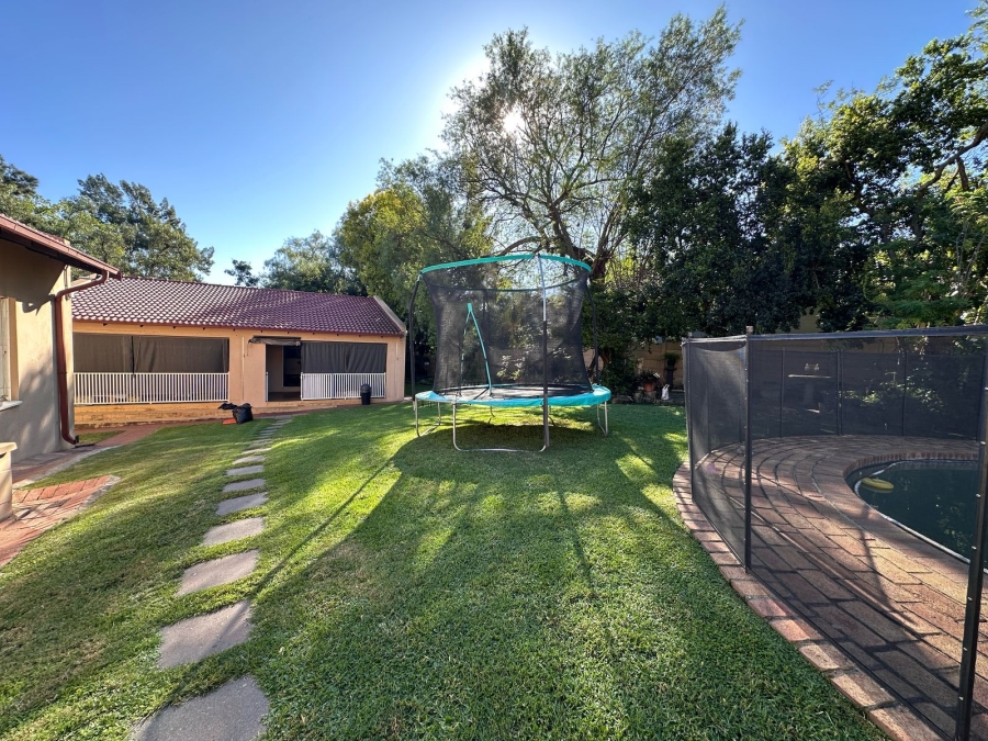 3 Bedroom Property for Sale in Gallo Manor Gauteng