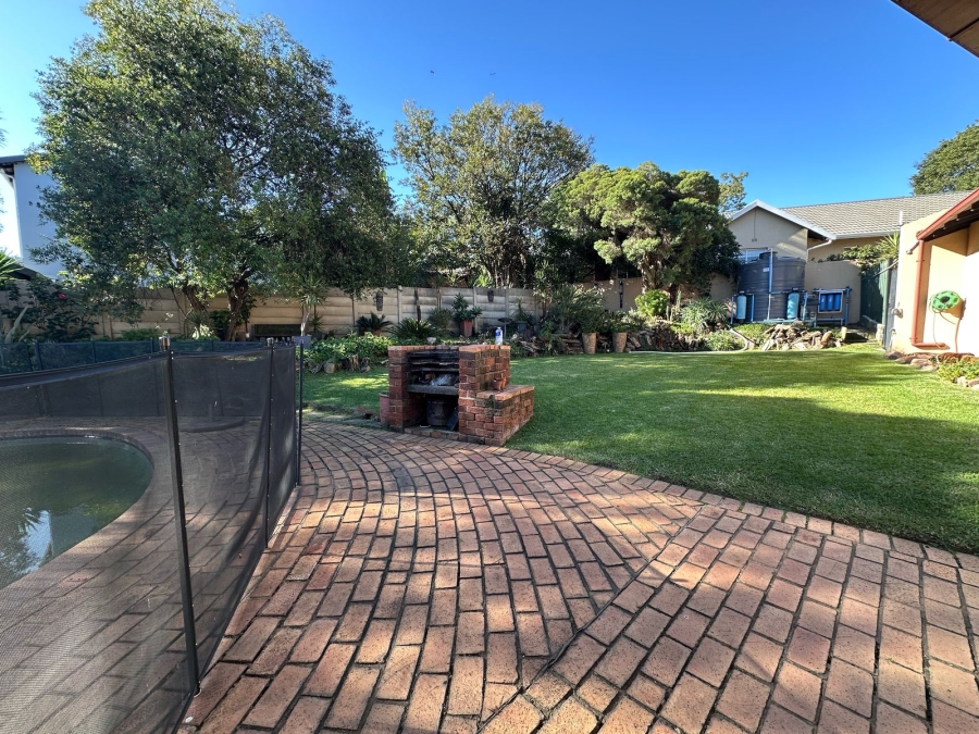 3 Bedroom Property for Sale in Gallo Manor Gauteng