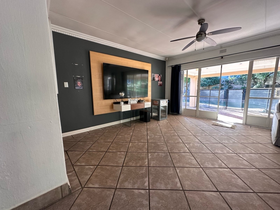 3 Bedroom Property for Sale in Gallo Manor Gauteng