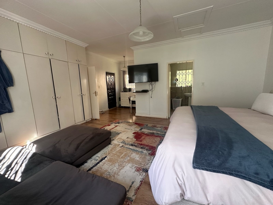 3 Bedroom Property for Sale in Gallo Manor Gauteng