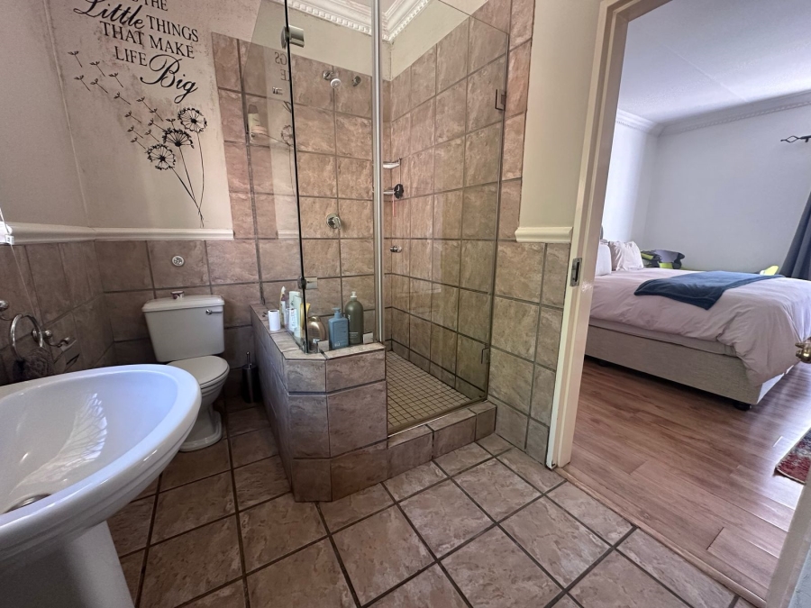 3 Bedroom Property for Sale in Gallo Manor Gauteng