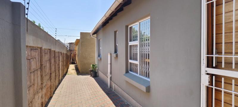 3 Bedroom Property for Sale in Roseacre Gauteng