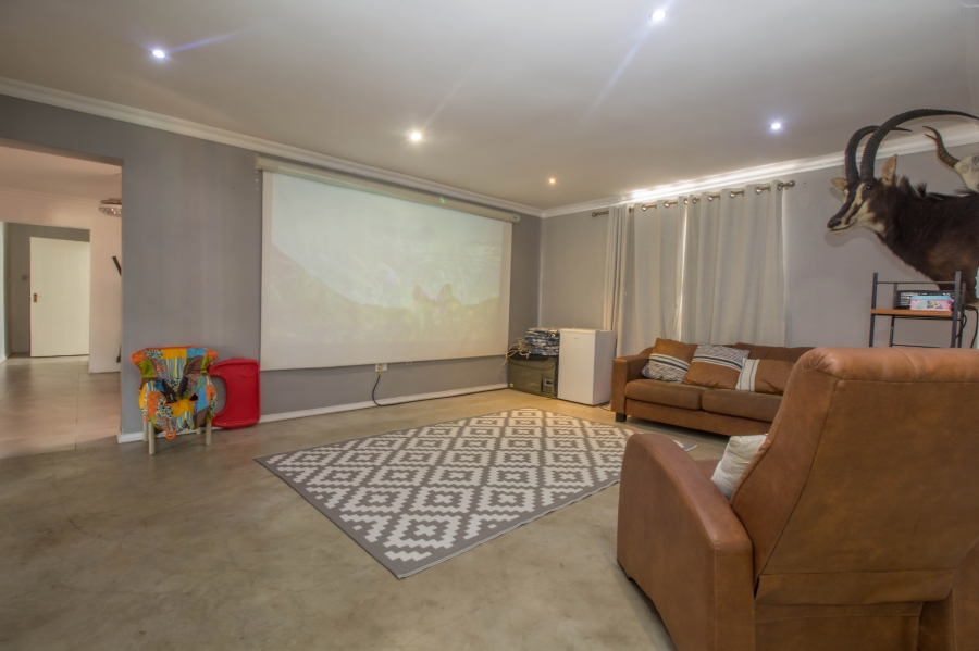 6 Bedroom Property for Sale in Wierda Park Gauteng