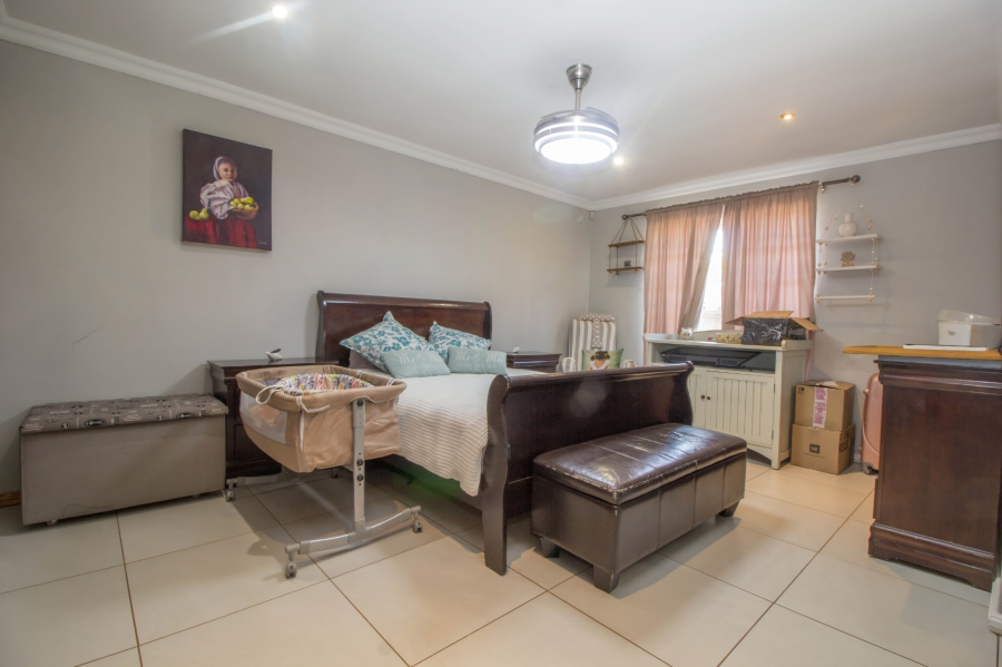 6 Bedroom Property for Sale in Wierda Park Gauteng