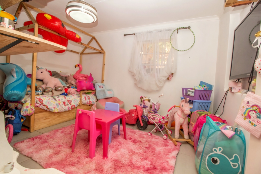 6 Bedroom Property for Sale in Wierda Park Gauteng