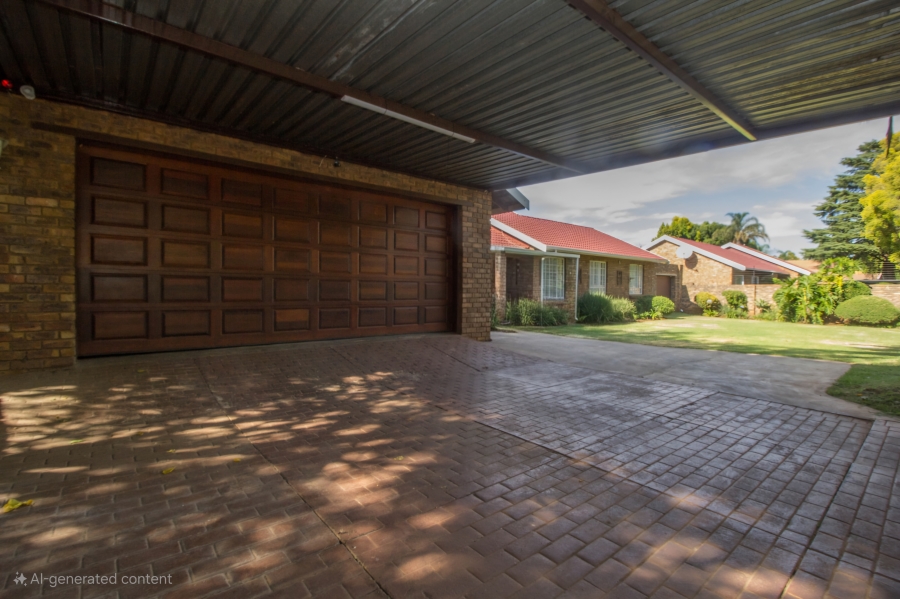 6 Bedroom Property for Sale in Wierda Park Gauteng