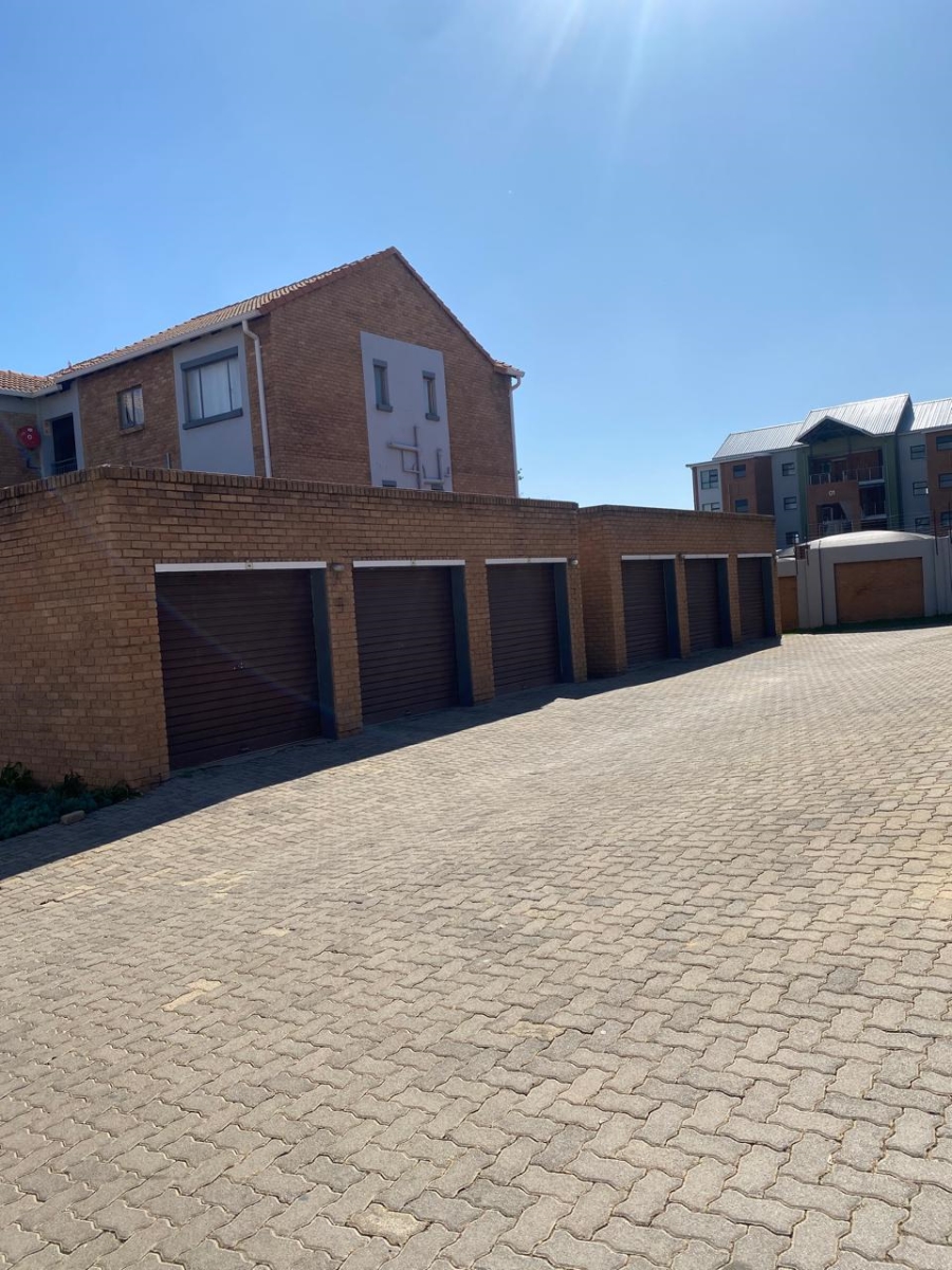 2 Bedroom Property for Sale in Vorna Valley Gauteng