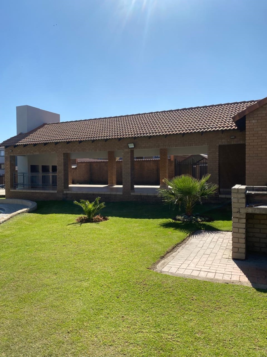 2 Bedroom Property for Sale in Vorna Valley Gauteng