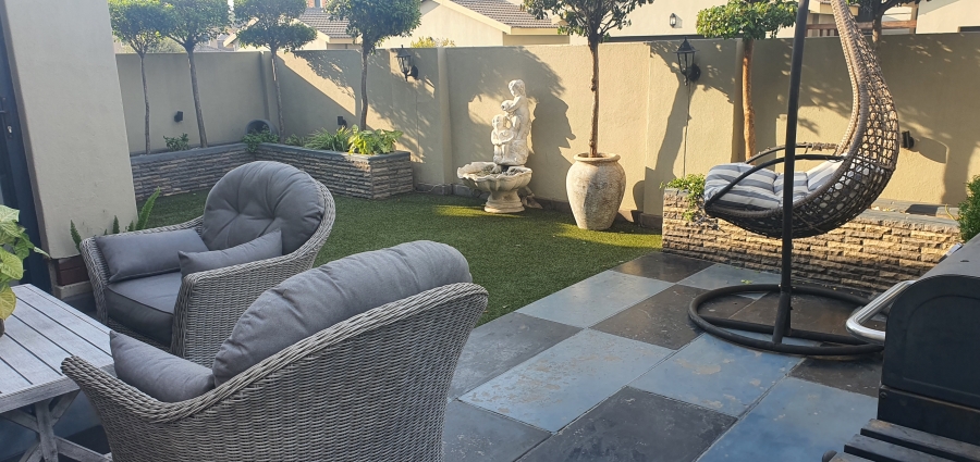 3 Bedroom Property for Sale in Equestria Gauteng
