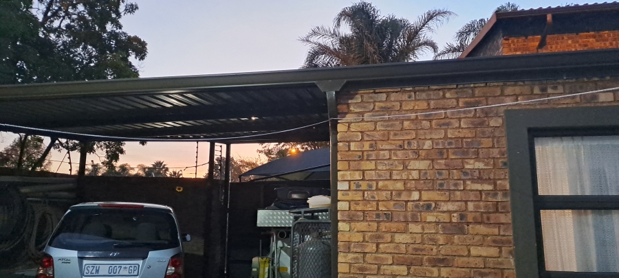 4 Bedroom Property for Sale in Sunair Park Gauteng