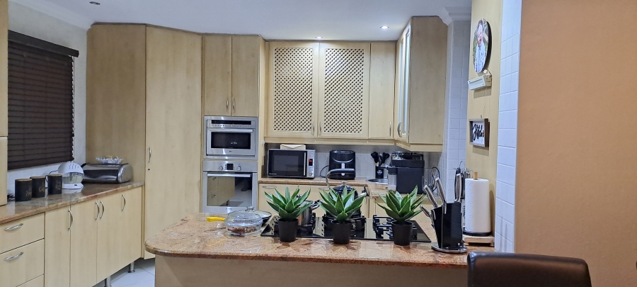 4 Bedroom Property for Sale in Sunair Park Gauteng