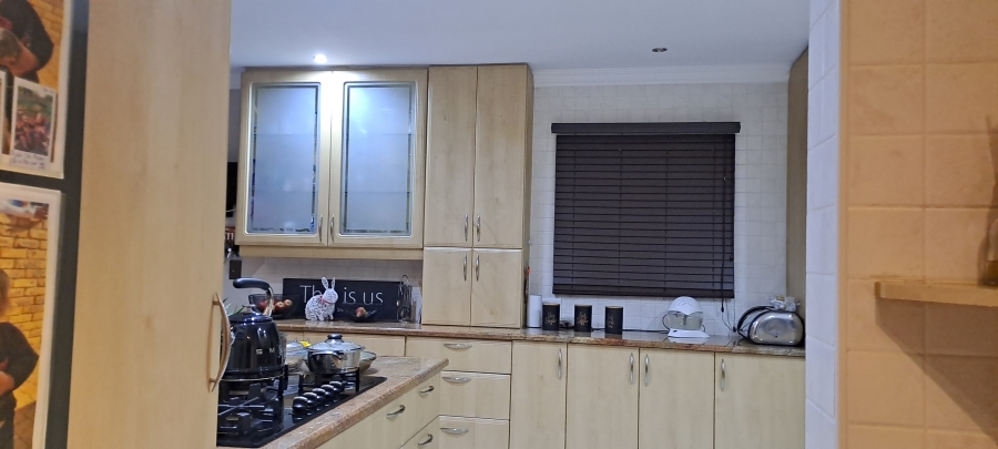 4 Bedroom Property for Sale in Sunair Park Gauteng