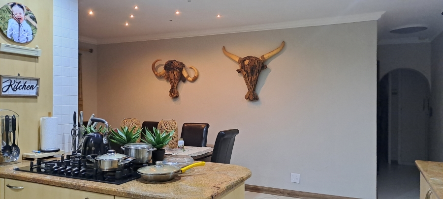 4 Bedroom Property for Sale in Sunair Park Gauteng