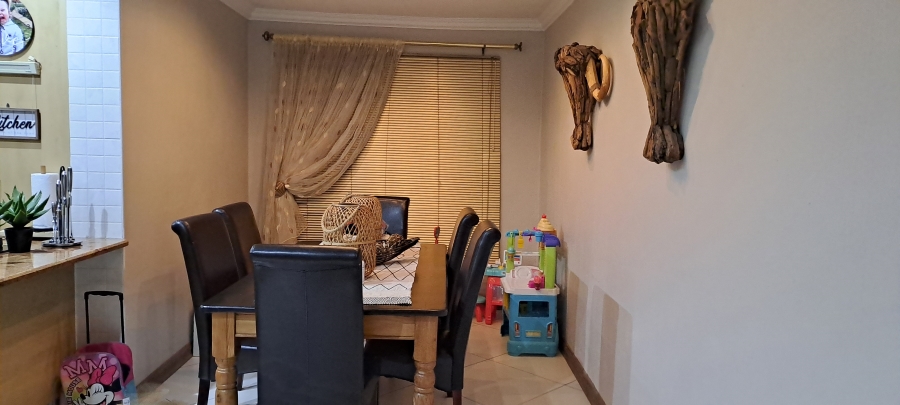 4 Bedroom Property for Sale in Sunair Park Gauteng