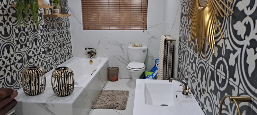4 Bedroom Property for Sale in Sunair Park Gauteng