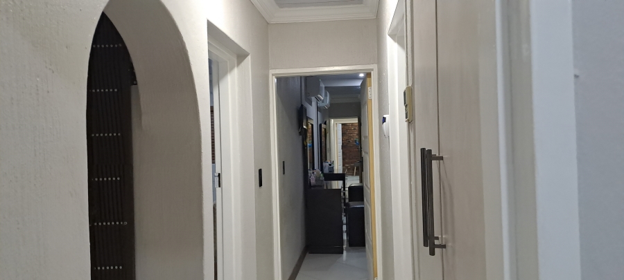 4 Bedroom Property for Sale in Sunair Park Gauteng