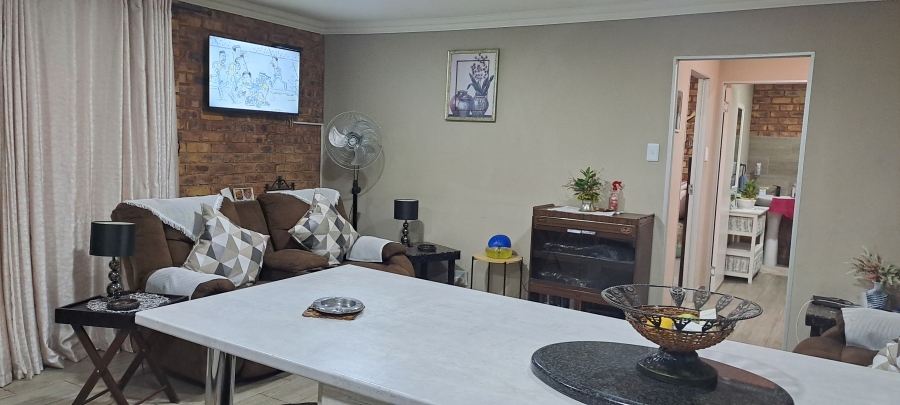 4 Bedroom Property for Sale in Sunair Park Gauteng