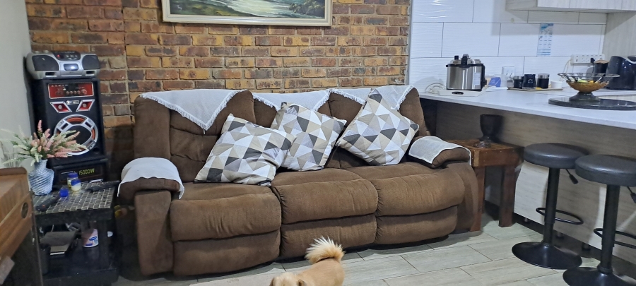 4 Bedroom Property for Sale in Sunair Park Gauteng