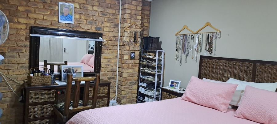 4 Bedroom Property for Sale in Sunair Park Gauteng