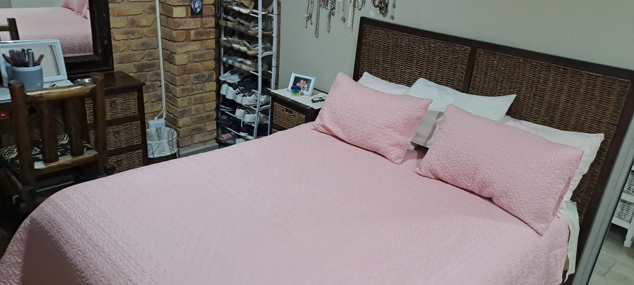 4 Bedroom Property for Sale in Sunair Park Gauteng