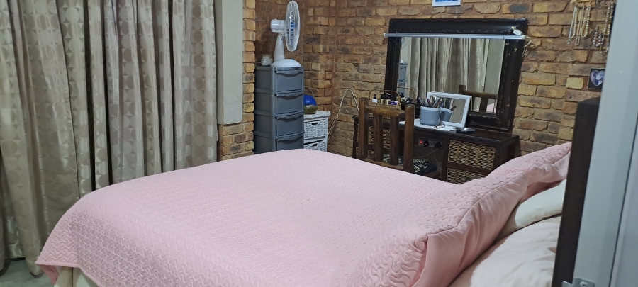4 Bedroom Property for Sale in Sunair Park Gauteng