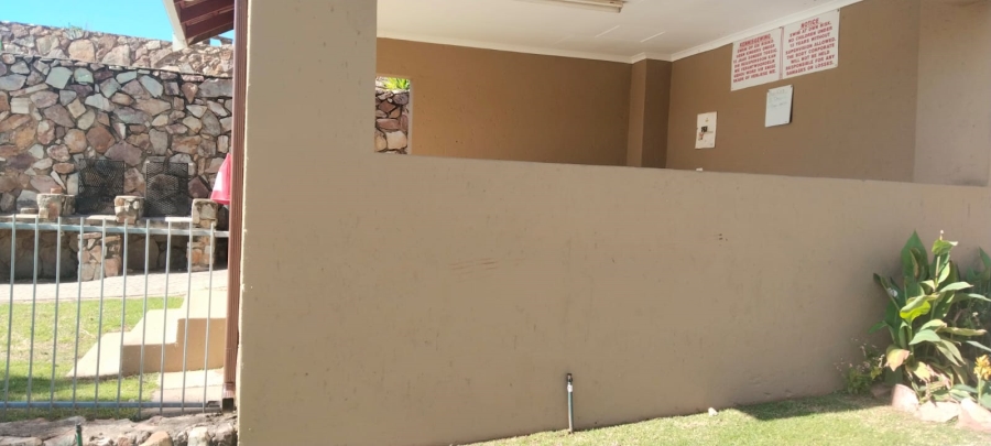 To Let 2 Bedroom Property for Rent in Kenmare Gauteng