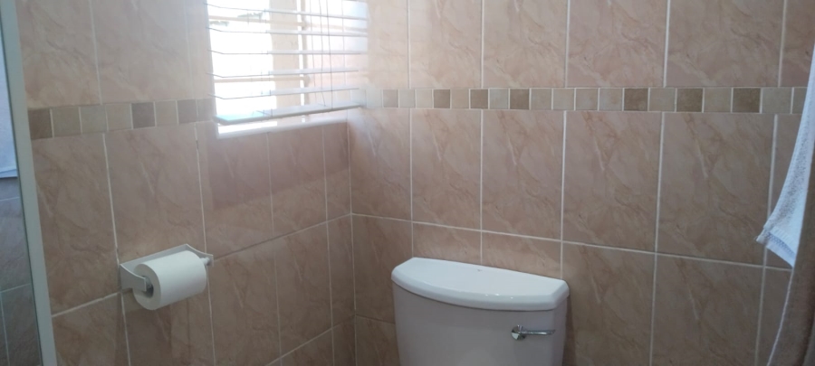 To Let 2 Bedroom Property for Rent in Kenmare Gauteng