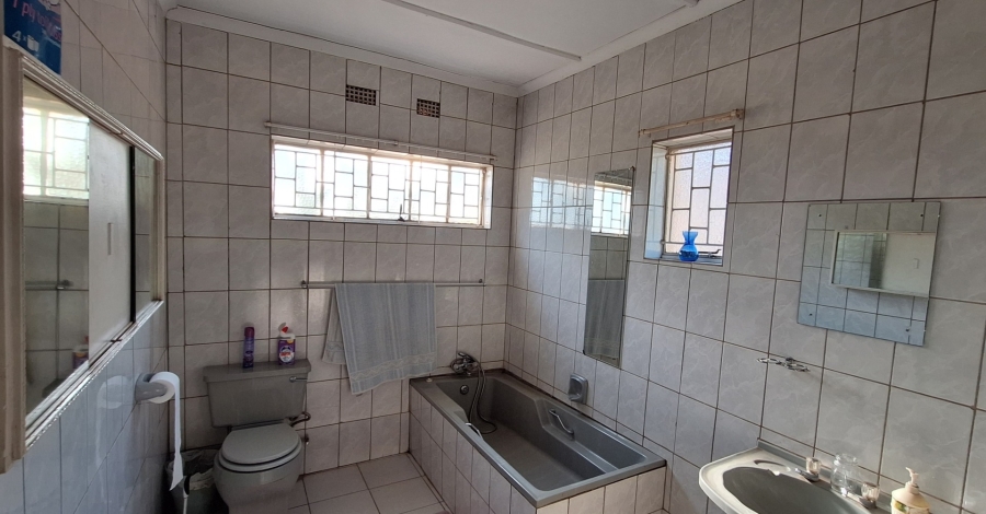 3 Bedroom Property for Sale in Zuurfontein Gauteng