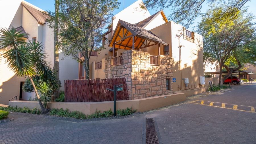 To Let 1 Bedroom Property for Rent in Douglasdale Gauteng