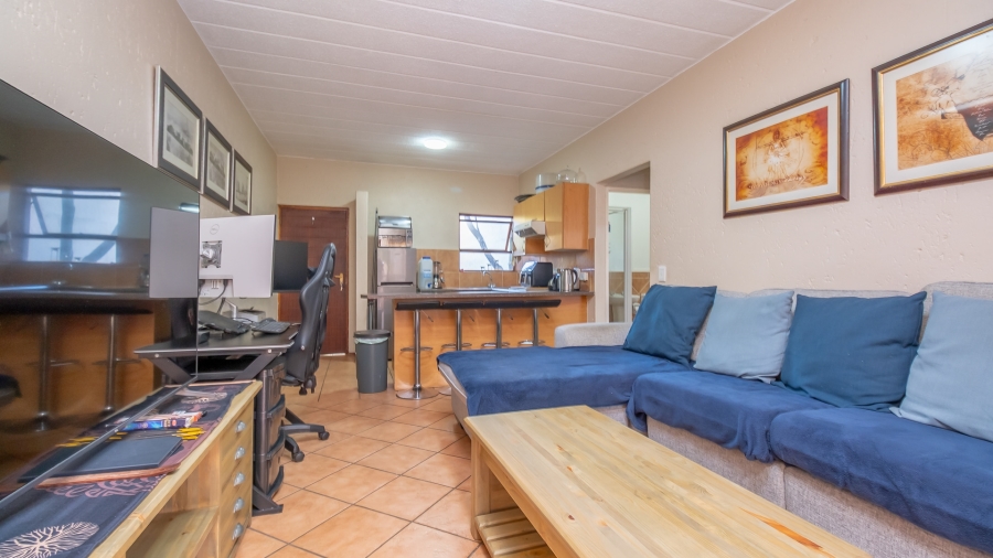 To Let 1 Bedroom Property for Rent in Douglasdale Gauteng