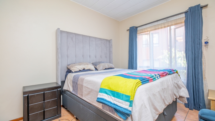 To Let 1 Bedroom Property for Rent in Douglasdale Gauteng