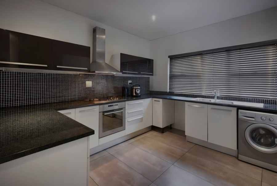 To Let 4 Bedroom Property for Rent in Sandown Gauteng