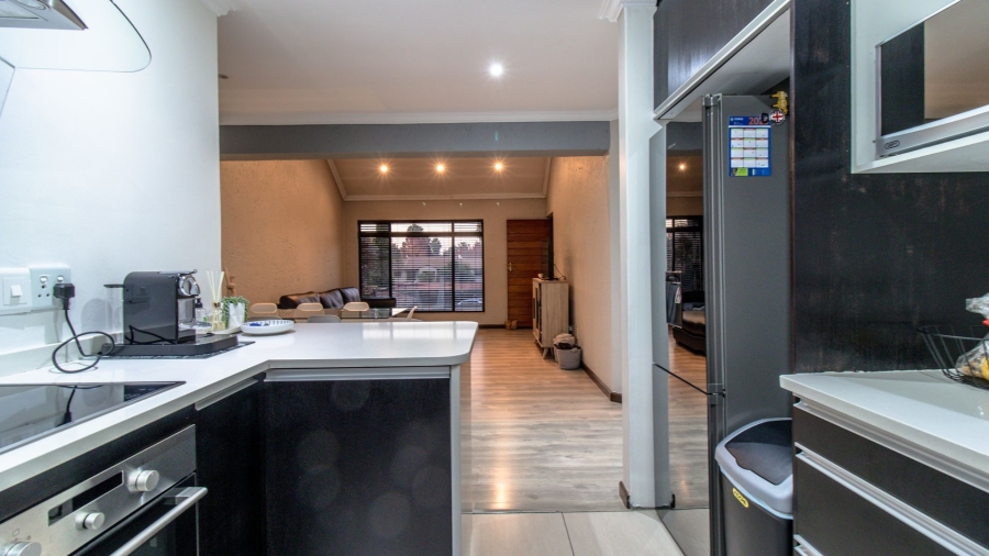 2 Bedroom Property for Sale in Bedfordview Gauteng