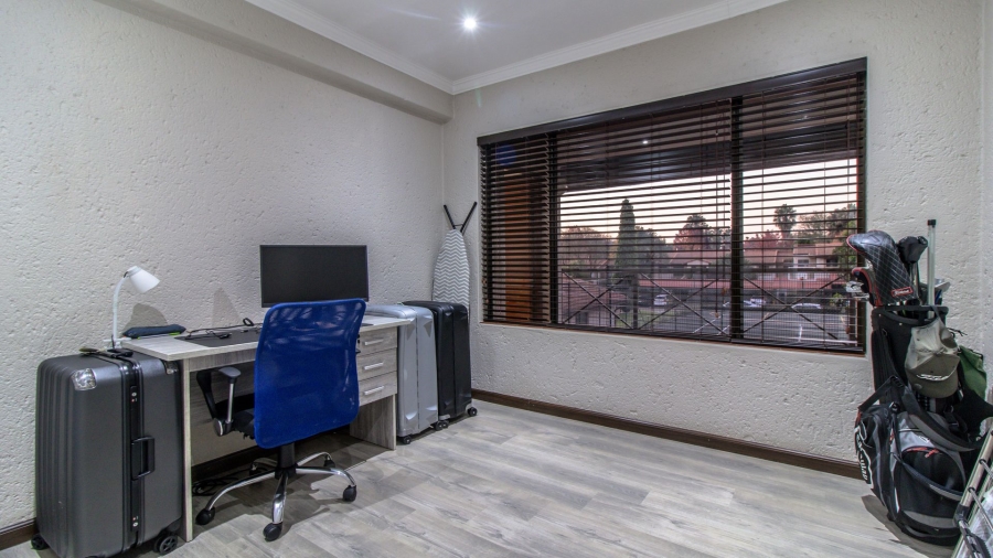 2 Bedroom Property for Sale in Bedfordview Gauteng
